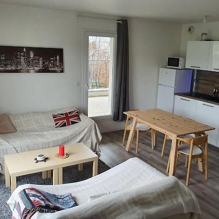 Appartement Contemporain Renove A Neuf Avec Cuisine Equipe - Val De Reuil Val-de-Reuil Eksteriør bilde