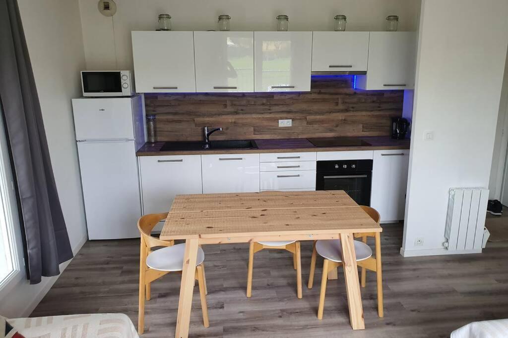 Appartement Contemporain Renove A Neuf Avec Cuisine Equipe - Val De Reuil Val-de-Reuil Eksteriør bilde