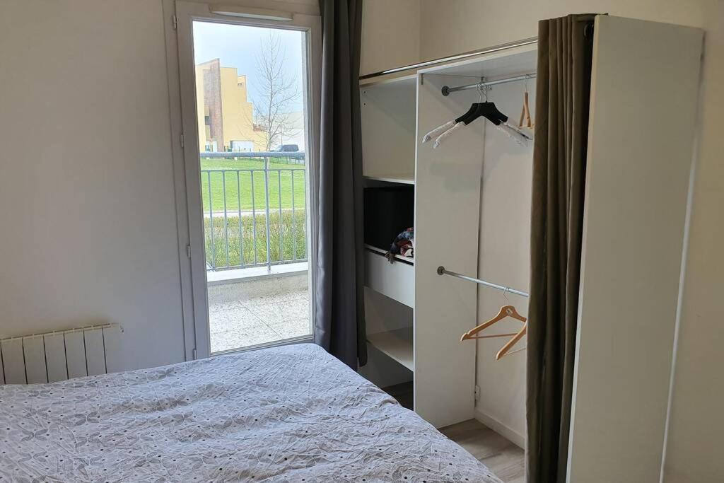 Appartement Contemporain Renove A Neuf Avec Cuisine Equipe - Val De Reuil Val-de-Reuil Eksteriør bilde