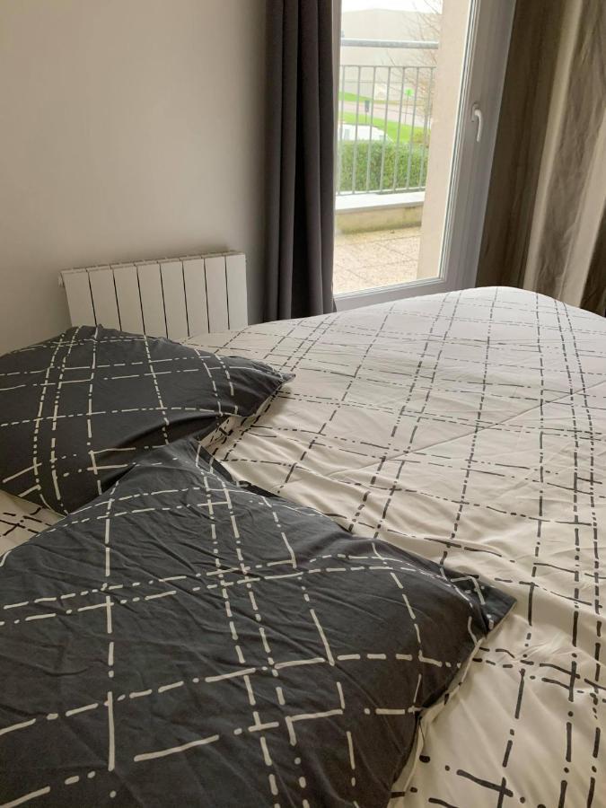 Appartement Contemporain Renove A Neuf Avec Cuisine Equipe - Val De Reuil Val-de-Reuil Eksteriør bilde